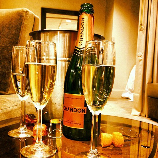 30047522485626571_Av3WE35n_c